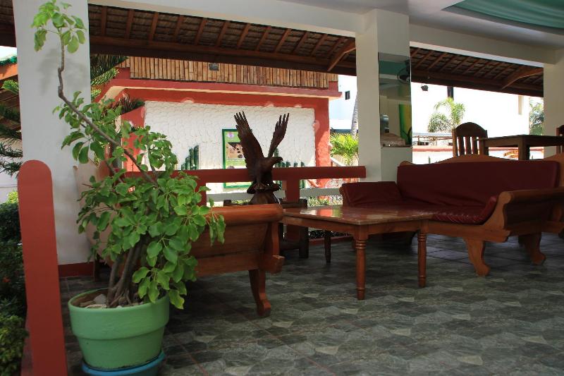 Badladz Beach And Dive Resort