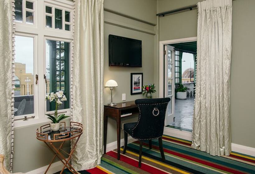 בית מלון כפרי Art Deco Masonic