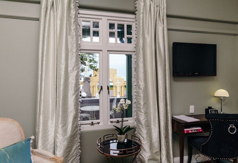 בית מלון כפרי Art Deco Masonic