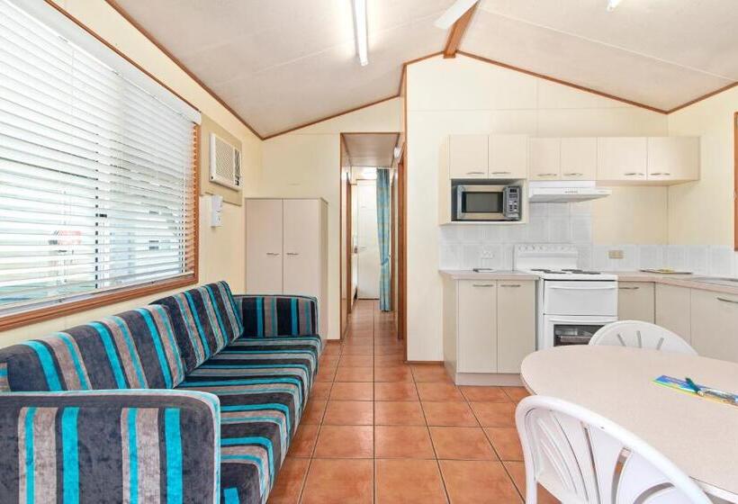 فندق Ashmore Palms Holiday Village