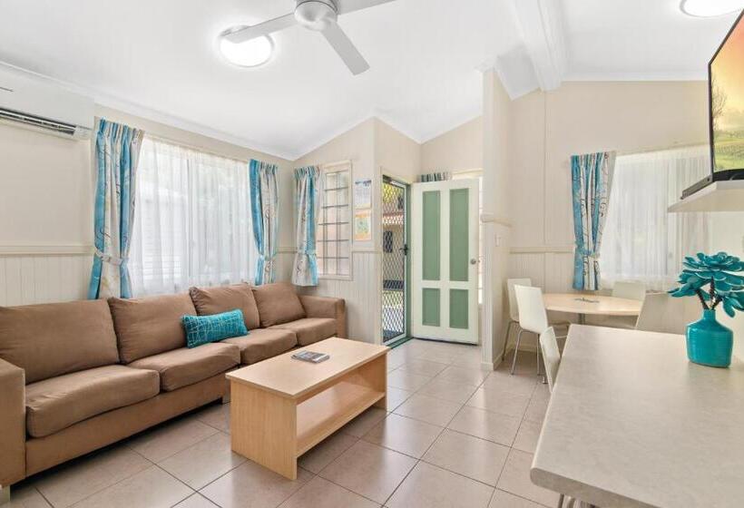 فندق Ashmore Palms Holiday Village