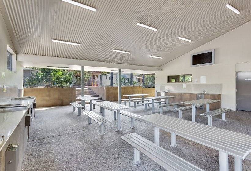 فندق Ashmore Palms Holiday Village