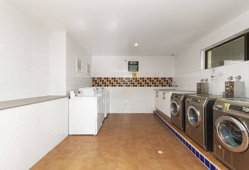 فندق Ashmore Palms Holiday Village