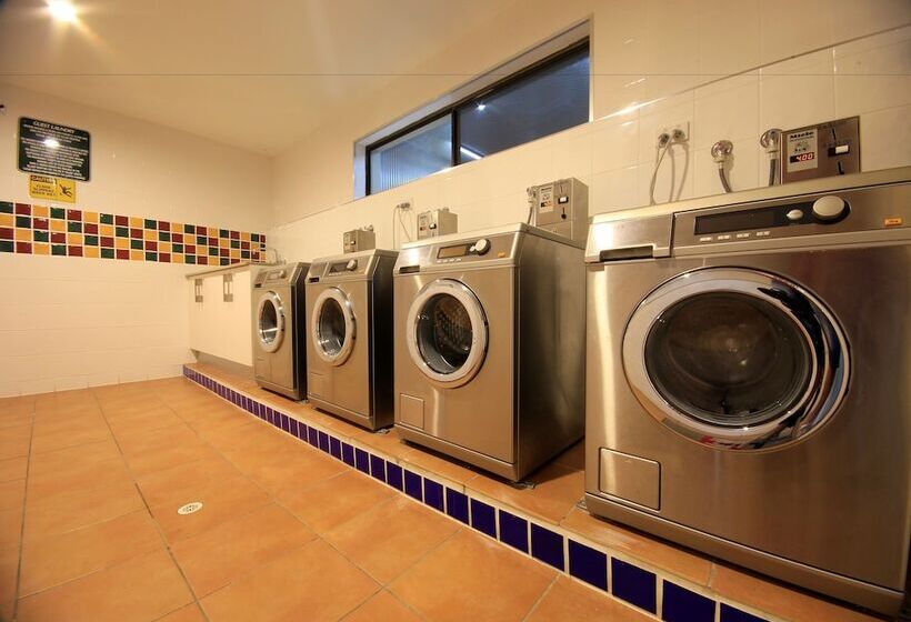 فندق Ashmore Palms Holiday Village