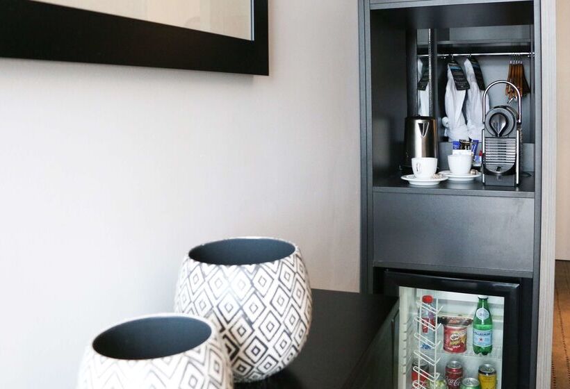 Отель Best Western Plus Hôtel & Spa De Chassieu