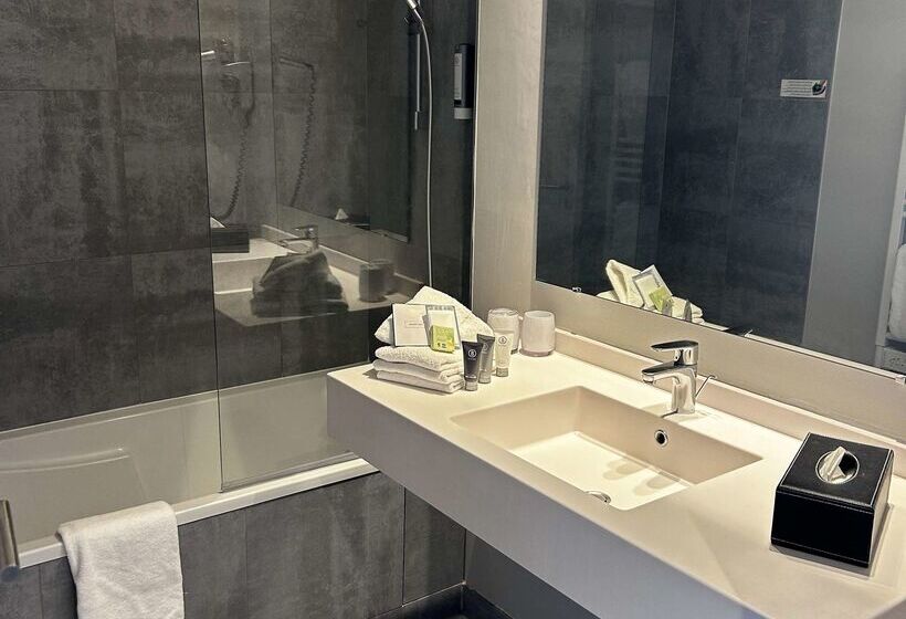 هتل Best Western Plus Hôtel & Spa De Chassieu