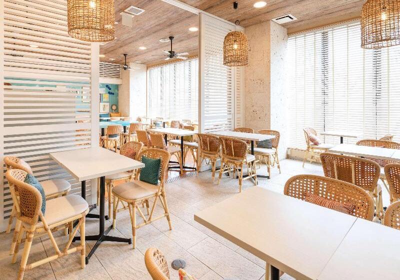 Отель Comfort Inn Naha Tomari Port