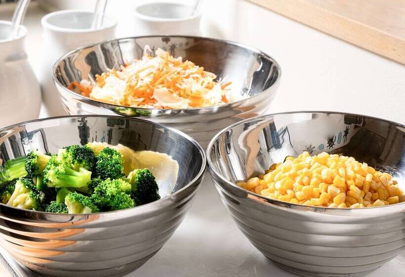 Отель Comfort Inn Naha Tomari Port