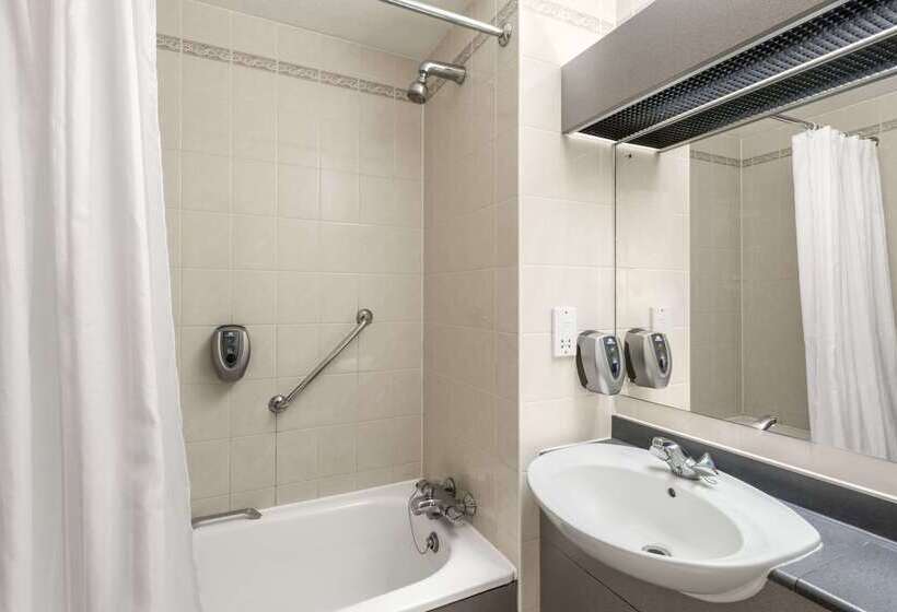 ホテル Days Inn Chesterfield   Tibshelf