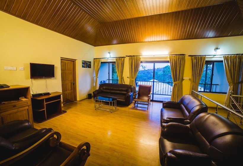 فندق Deep Woods Resort