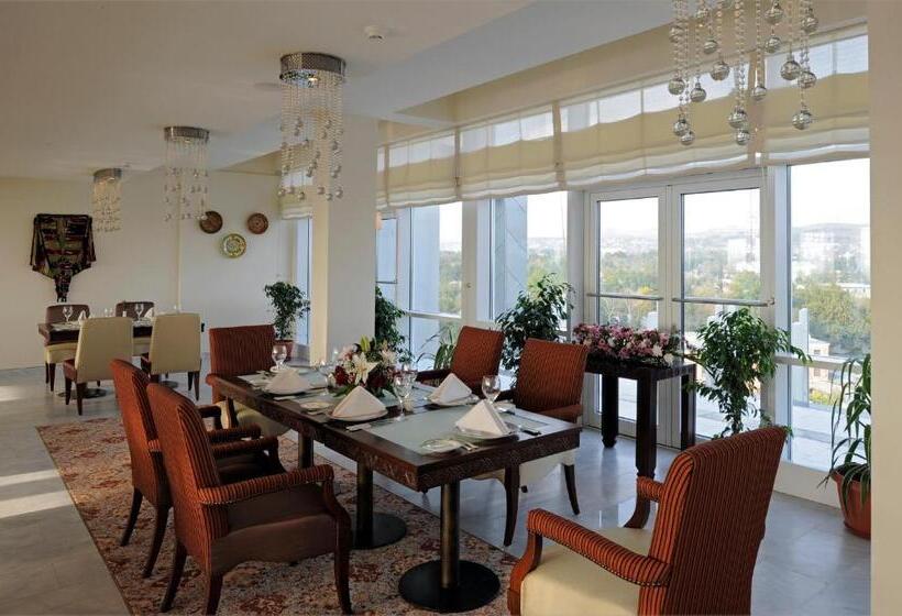 هتل Dushanbe Serena