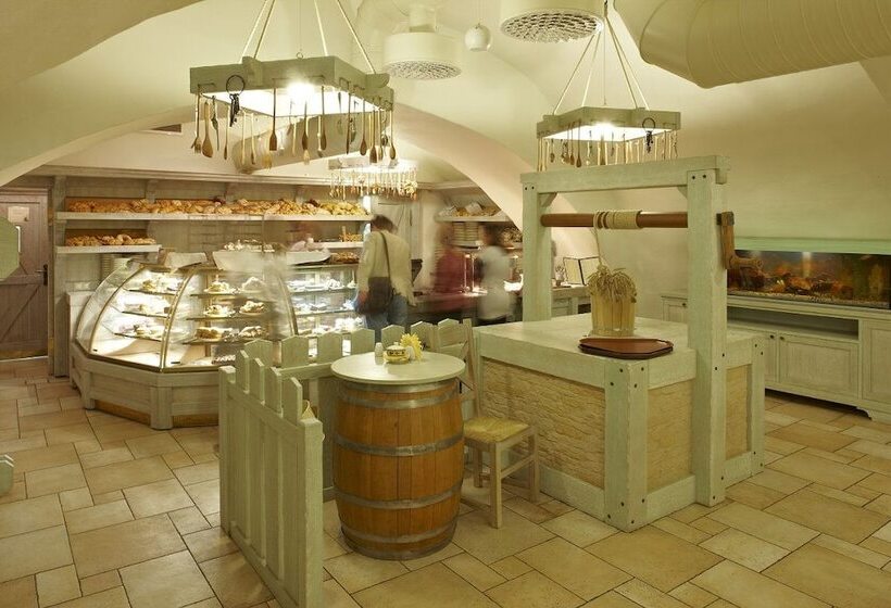 هتل Dvor Podznoeva