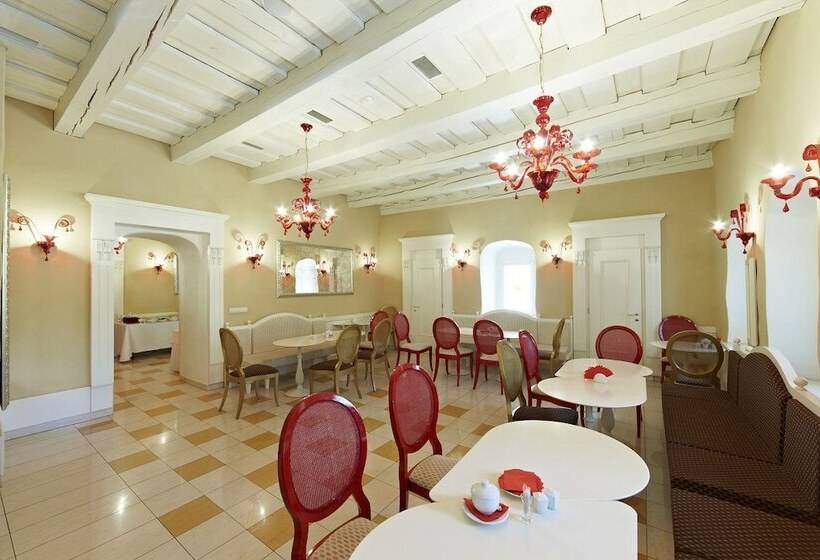 هتل Dvor Podznoeva