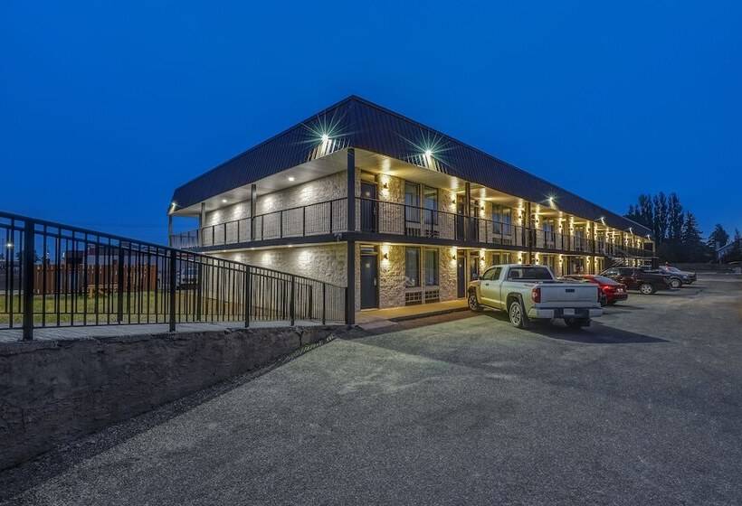 Motel 6 Brooks Ab