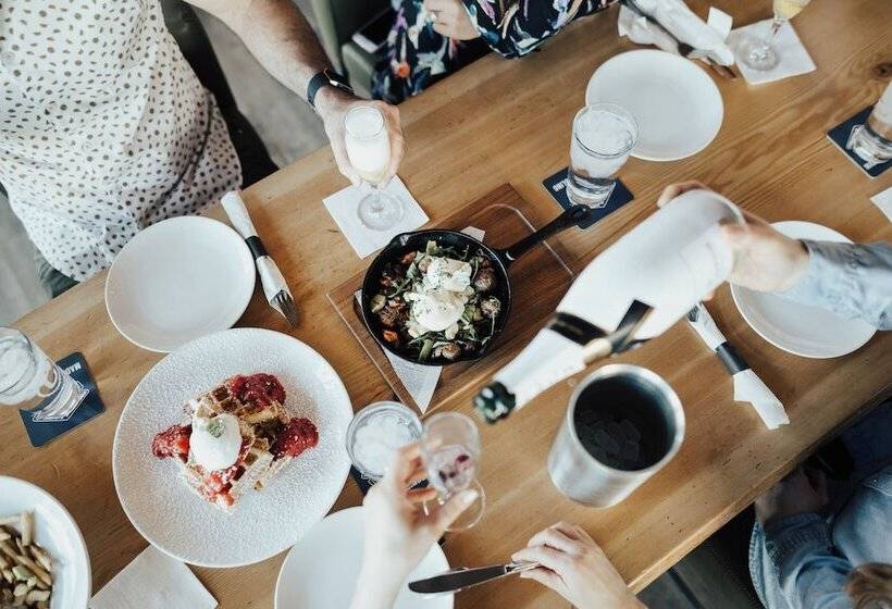 호텔 Four Points By Sheraton Edmonton Gateway