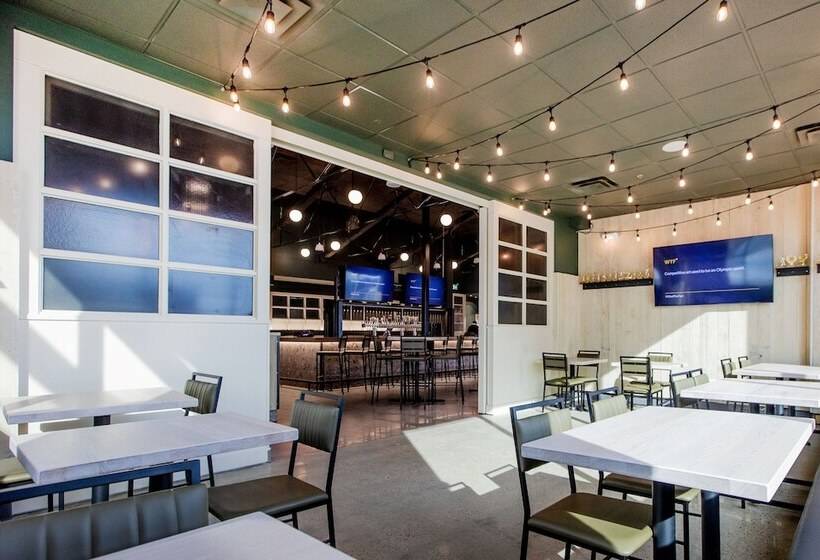 בית מלון כפרי Four Points By Sheraton Edmonton Gateway