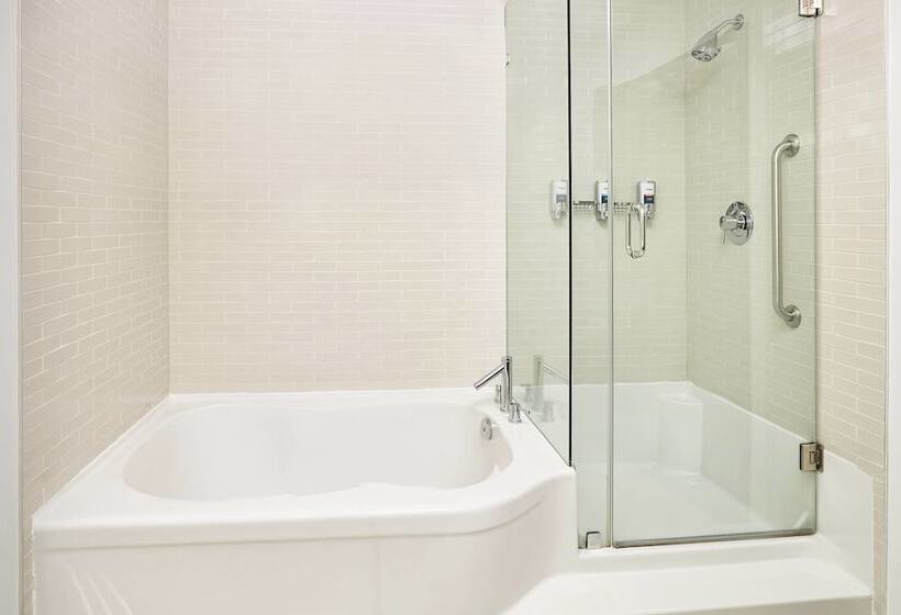 בית מלון כפרי Four Points By Sheraton Edmonton Gateway