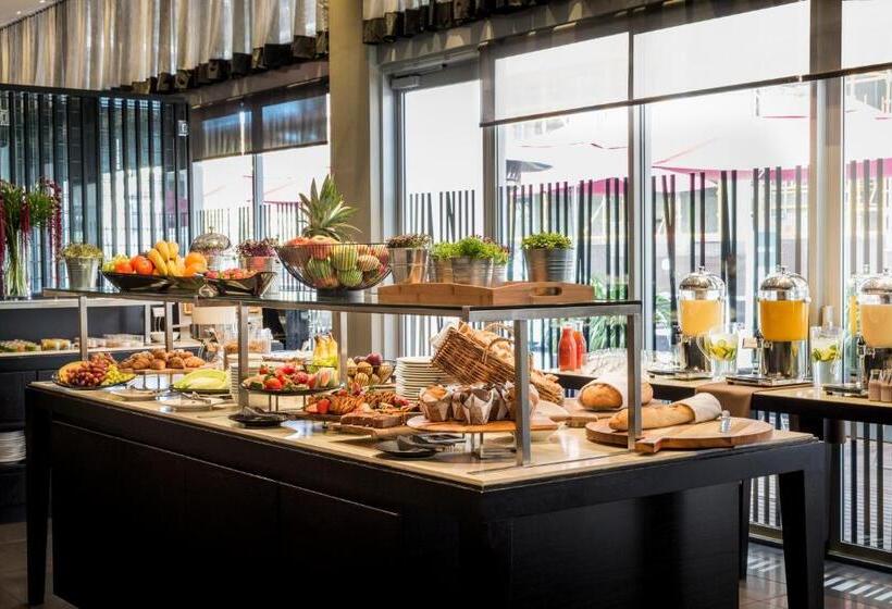 ホテル Fraser Suites Perth