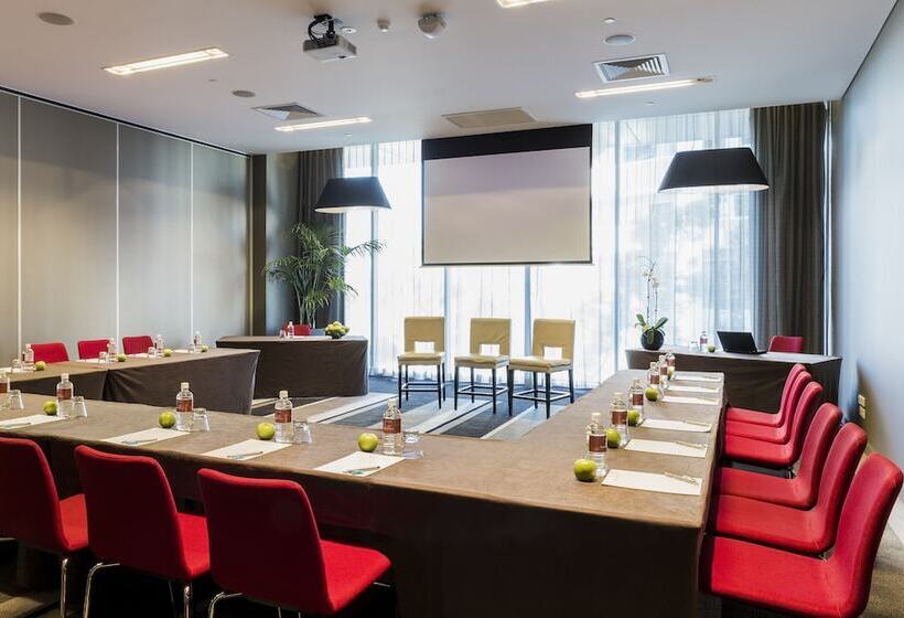 ホテル Fraser Suites Perth