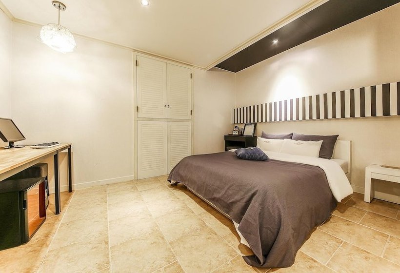 בית מלון כפרי Gstay Praha