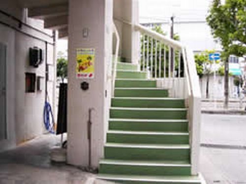 بنسيون Guest House Paradise Okinawa
