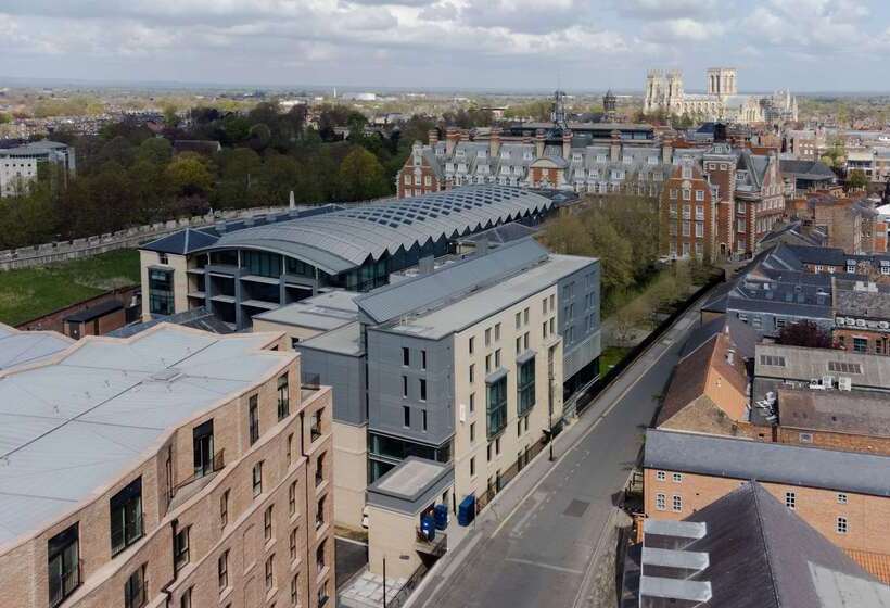 בית מלון כפרי Hampton By Hilton York