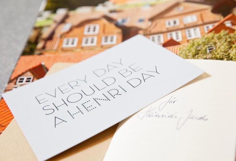 Henri Hotel Hamburg Downtown