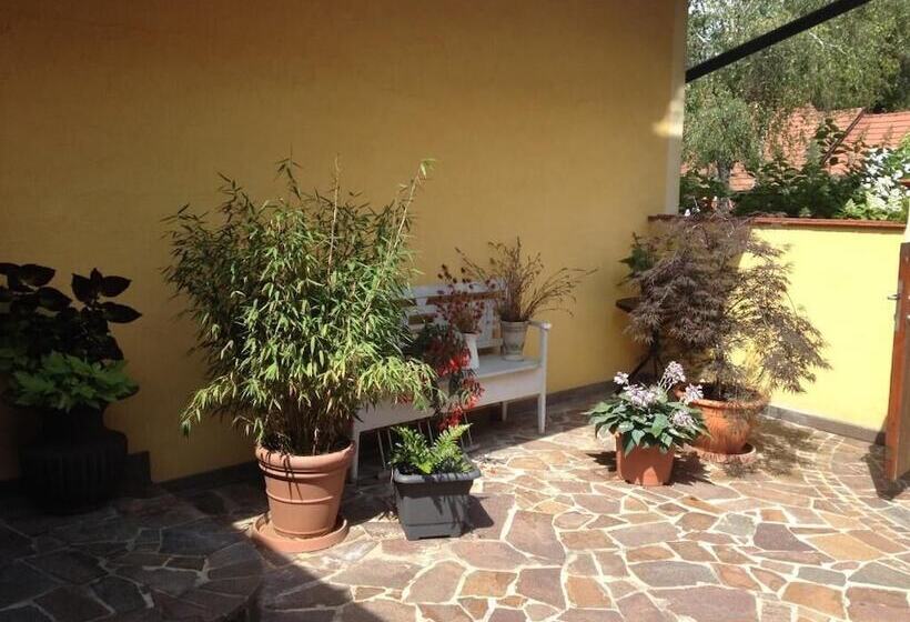 هتل Herberts Stubn