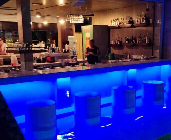 בית מלון כפרי Island Magic Beach Resort