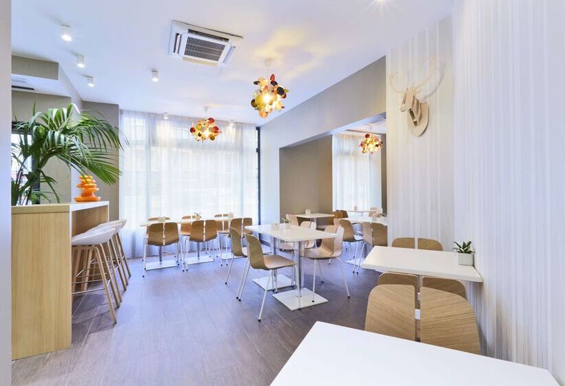 فندق Kyriad Paris 18  Porte De Clignancourt  Montmartre