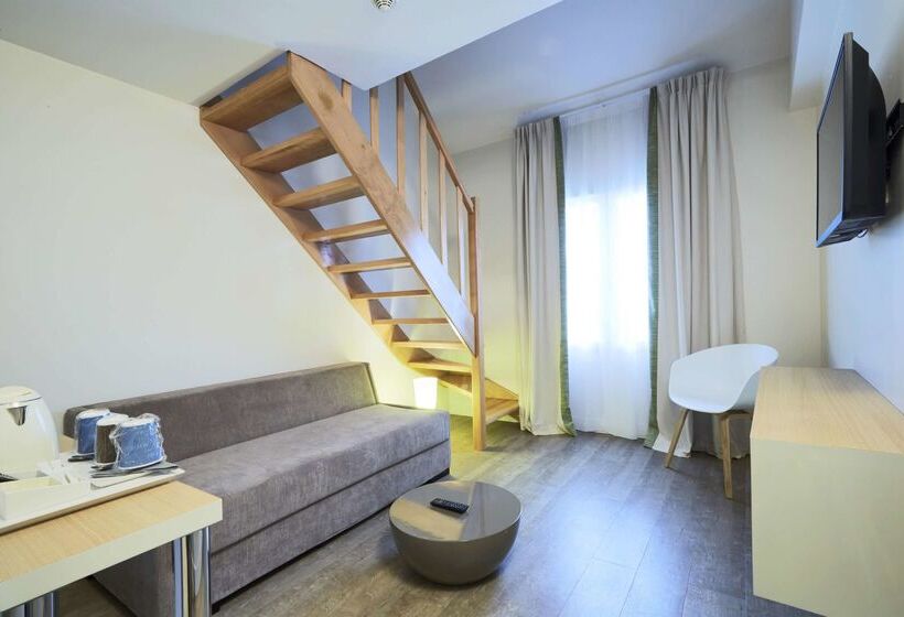 فندق Kyriad Paris 18  Porte De Clignancourt  Montmartre