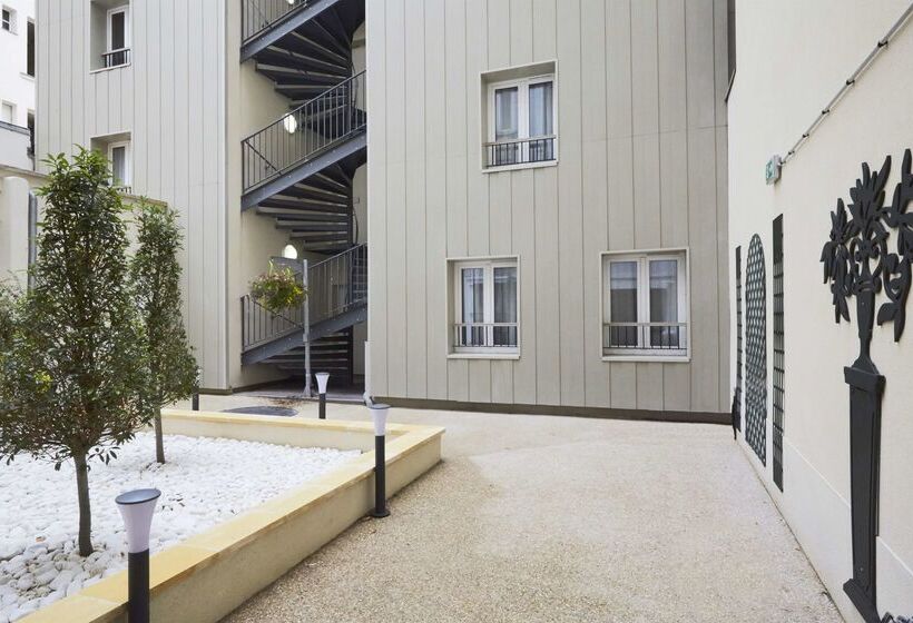 فندق Kyriad Paris 18  Porte De Clignancourt  Montmartre