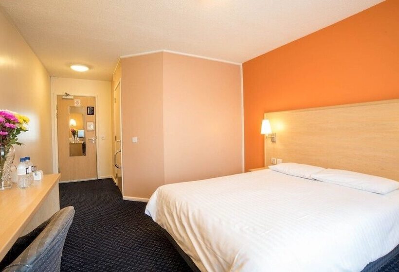 בית מלון כפרי Metro Inns Huddersfield