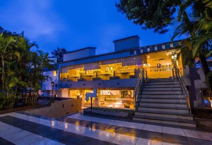 فندق Millennium Park