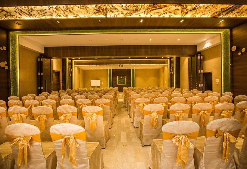 فندق Millennium Park