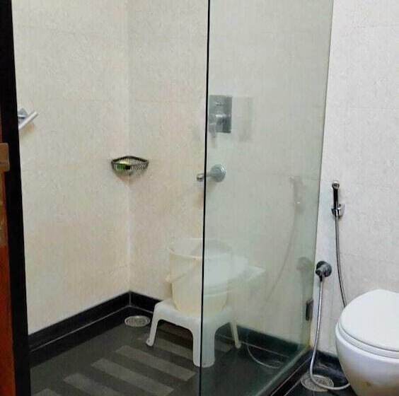 فندق Nangi S Pride