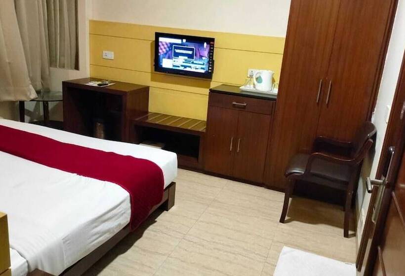 فندق Nangi S Pride