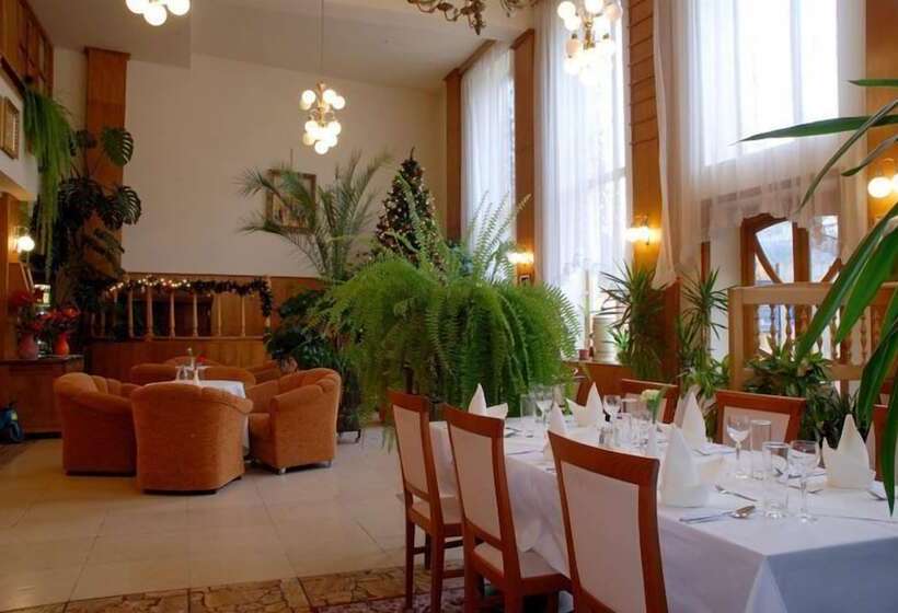 בית מלון כפרי & Penzión Grand Matej