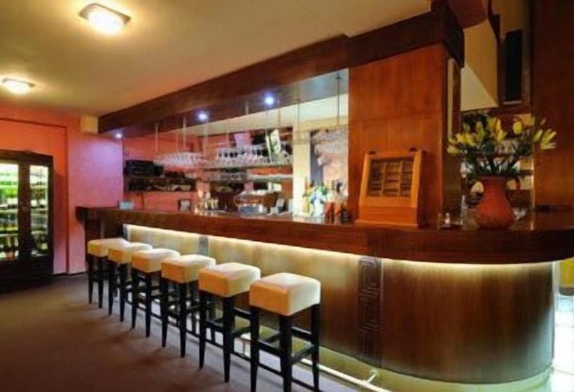 בית מלון כפרי & Penzión Grand Matej