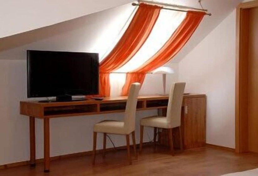 בית מלון כפרי & Penzión Grand Matej