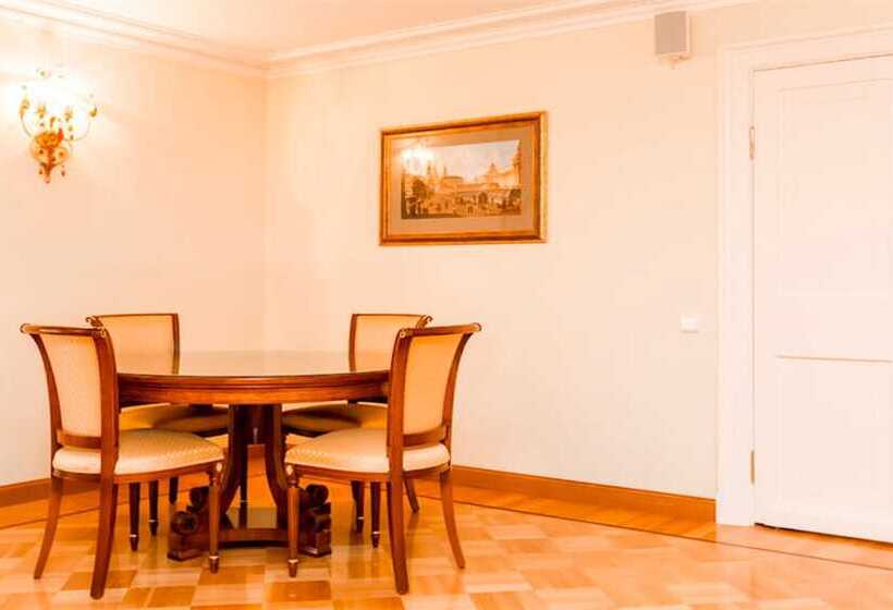 Отель Petroff Palace Boutique