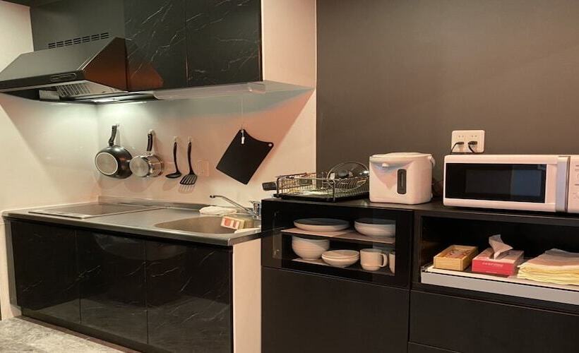 호텔 Pivot Shinimamiya Ekimae