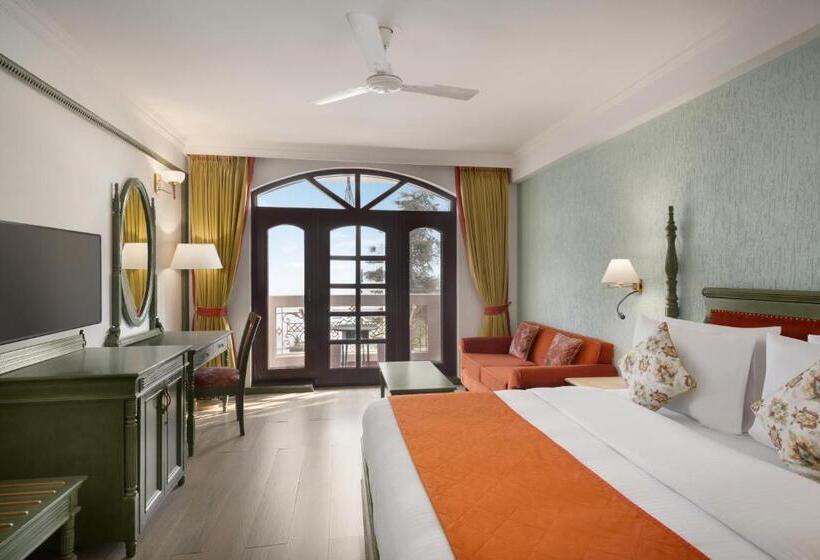 ホテル Ramada By Wyndham Mussoorie Mall Road