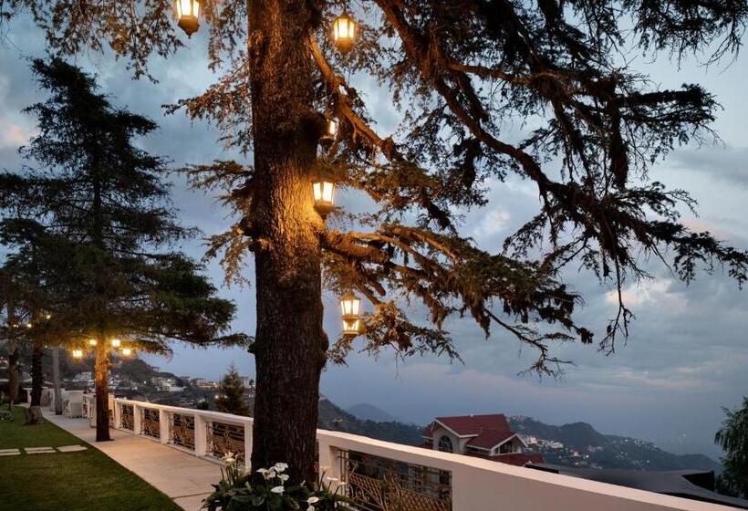 ホテル Ramada By Wyndham Mussoorie Mall Road