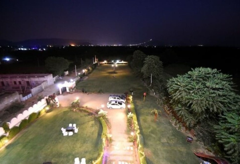 Отель Satyam Palace Resort