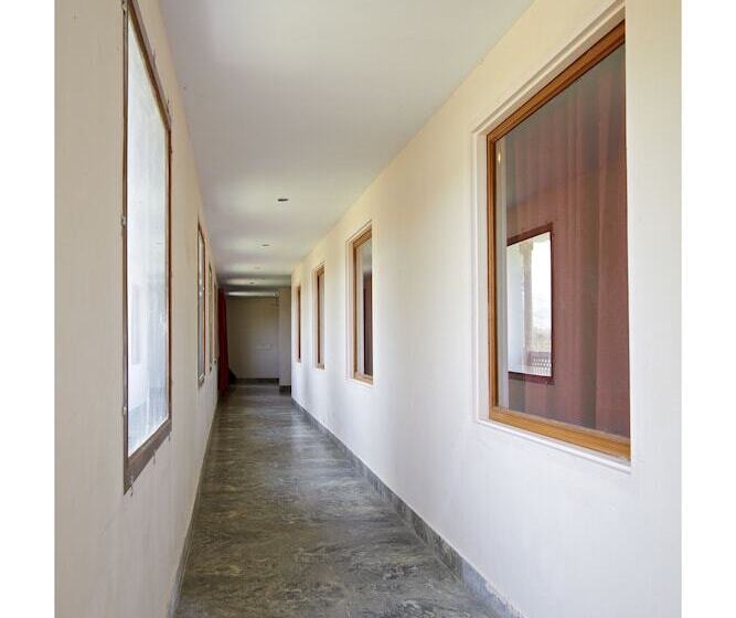 Отель Satyam Palace Resort