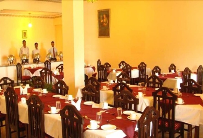 Отель Satyam Palace Resort