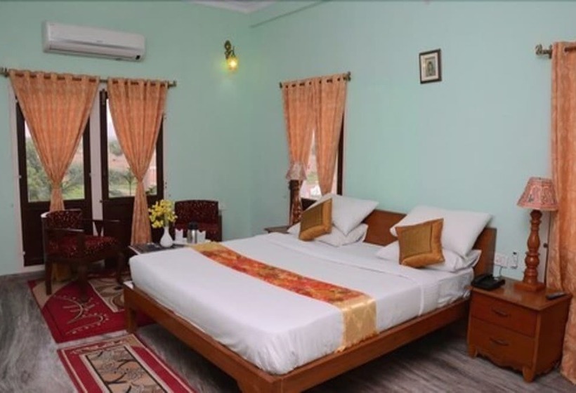 Отель Satyam Palace Resort