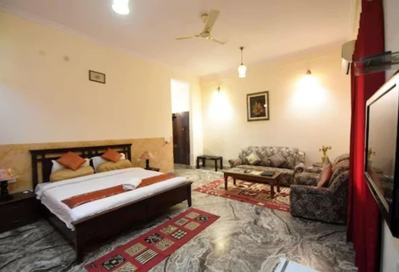 Отель Satyam Palace Resort