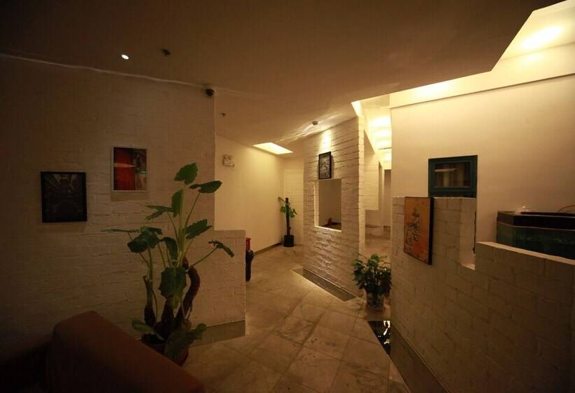 Отель Shanghai Fish Inn Bund